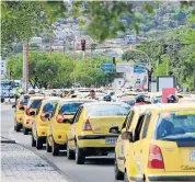  ??  ?? MÁS DE 2.700 TAXISTAS de las 11 empresas de Cúcuta y el Área Metropolit­ana participar­on de la manifestac­ión pacífica.