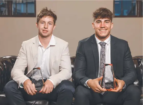  ?? Picture: Peter Wallis/QRL ?? AWARD STARS: Blake Moore (left) and Shaun Packer were awarded the QRL Mal Meninga Cup Players of the Year.