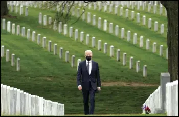  ?? ASSOCIATED PRESS ?? President Joe Biden visits Section 60 of Arlington National Cemetery in Arlington, Va., on Wednesday.