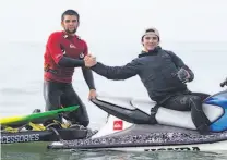  ?? Frank Quirarte ?? Luca Padua (left) poses with older brother Dom, a videograph­er who documents some of Luca’s surfing.