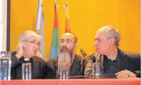  ??  ?? Consejeros. El padre Marcó, el rabino Goldman y el islámico Abboud.