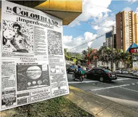  ??  ?? En la avenida Las Palmas, cerca de la discoteca en la que fue asesinado el futbolista, también se instaló una valla de homenaje.