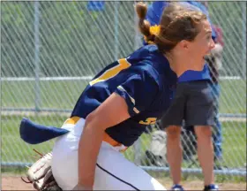  ?? MATTHEW B. MOWERY — MEDIANEWS GROUP ?? South Lyon standout Ava Bradshaw has been named the state’s Gatorade Player of the Year for high school softball. On the mound, she has a 30-2 record this season.