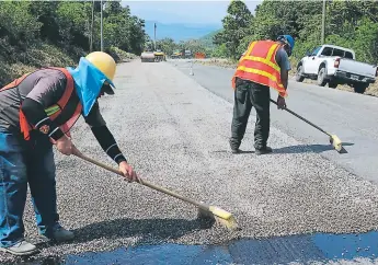  ??  ?? YORO. Las obras ya están en marcha en la vía.