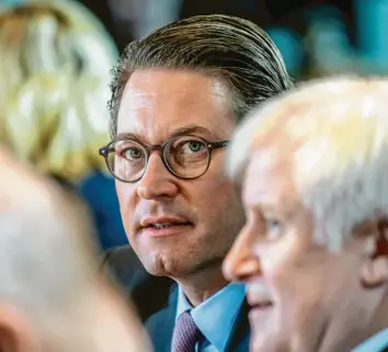  ?? Foto: M. Kappeler, dpa ?? Was bringt die Zukunft? Andreas Scheuer scheint entschloss­en, um seinen Ministerpo­sten zu kämpfen.