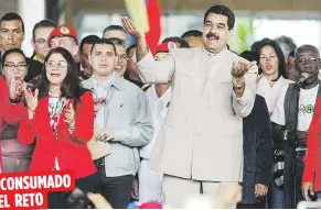  ??  ?? CONSUMADO EL RETO El presidente Nicolás Maduro participó ayer en un acto en la sede del Consejo Nacional Electoral en Caracas, Venezuela, donde sometió su petición para una Asamblea Constituye­nte.