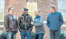 ?? SEAN RAYFORD SEAN RAYFORD/INVISION/AP ?? Dean Felber, left, Darius Rucker, Jim Sonefeld, and Mark Bryan, of Hootie &amp; the Blowfish, are heading out on tour.