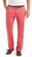  ?? [PHOTO PROVIDED BY VINEYARD VINES/THE WASHINGTON POST] ?? “Jetty Red” pants and other looks from Vineyard Vines have won the company fans, but are they a lifestyle?