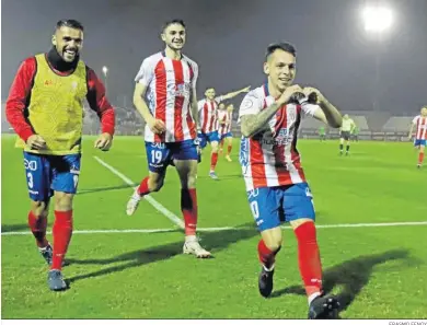  ?? ERASMO FENOY ?? Romero celebra en la victoria ante el San Fernando.