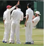  ??  ?? Team talk Ferguslie take a moment to gather their thoughts