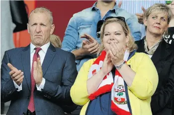  ?? Robin Parker /Get ty Images ?? Ralph Krueger and Southampto­n owner Katharina Liebherr await the start of the pre-season friendly match between Southampto­n and Bayer Leverkusen last August.