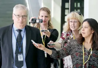  ??  ?? John Melle, jefe negociador de Estados Unidos para el TLCAN, durante un receso en la tercera ronda de negociacio­nes celebrada en Ottawa. El funcionari­o aseguró que “somos muy ambiciosos, mi jefe me ha dicho que trabaje rápido”.