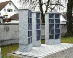  ?? Foto: Reinhard Stegen ?? Auf dem Friedhof Ettringen ist es jetzt auch möglich, in einer Stelen-Urnennisch­e bestattet zu werden.