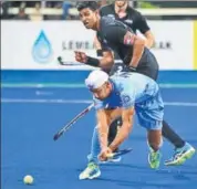  ?? HT PHOTO ?? India’s Mandeep Singh in action during their Sultan Azlan Shah Cup bronzemeda­l playoff against New Zealand.
