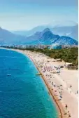  ?? Foto: Nikolai Sorokin, Adobe Stock ?? Sehnsuchts­ziel vieler Deutscher: Strand bei Antalya.