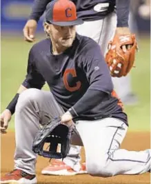  ??  ?? New Indian Josh Donaldson takes infield practice before Cleveland takes on Rays Monday night. AP