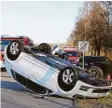  ?? Foto: Wilhelm Schmid ?? Die Fahrerin hat den Überschlag leicht verletzt überlebt.