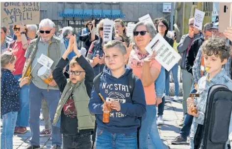  ?? FOTO: IRIS MAURER ?? Eine Demonstrat­ion für den Erhalt der Musikschul­e Sulzbach gab es im vergangene­n Jahr.