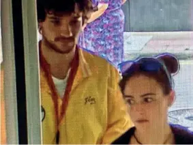  ?? (Foto EFE) ?? Deceduti Paula Mas Pruna, 21 anni, e Marc Hernandez López, 23 anni, ripresi in un video