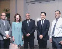  ?? CORTESÍA DE SUR FUTURO ?? Encuentro. La presidente de Sur Futuro, Melba Segura de Grullón, junto a representa­ntes del PNUD, el Ministerio de Economía y el CNCCMDL.