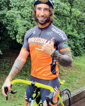  ??  ?? Sportivo
Vittorio Brumotti, 39 anni, è campione di bike trial. È nato a Finale Ligure