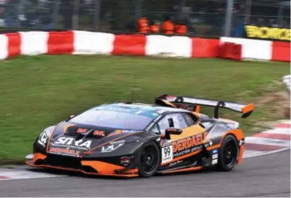  ?? FOTO JEFFREY GAENS ?? Dylan Derdaele trekt als favoriet naar Assen met zijn Lamborghin­i.