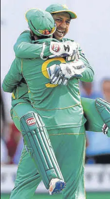  ?? REUTERS ?? Pakistan captain Sarfraz Ahmed in a joyous mood following the dismissal of MS Dhoni.
