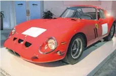  ?? FOTO: DPA ?? Ein Ferrari 250 GTO aus dem Jahr 1962. Autos des italienisc­hen Fahrzeugba­uers erzielen Spitzenpre­ise.