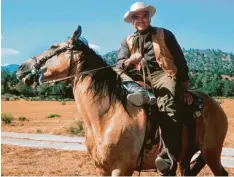  ?? Foto: Bert Reisfeld, dpa ?? Der Humanist in „Bonanza“: Lorne Greene als Papa Cartwright.