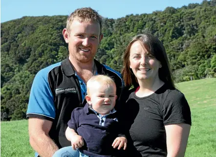  ?? PHOTO: DIANE BISHOP ?? Mokoreta farmer Matt McRae with wife Natalie and son Jacob, 11 months, on their property Eilean Donan.
